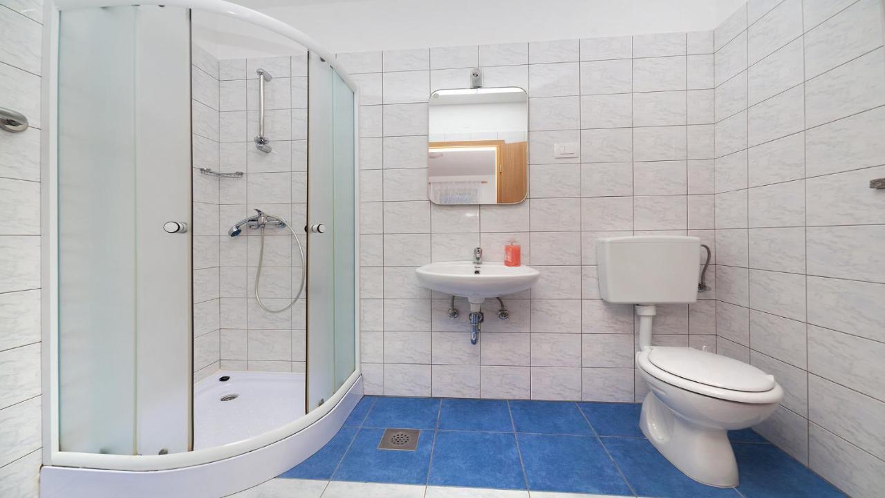Apartments Barbara With Pool Брсеч Екстер'єр фото