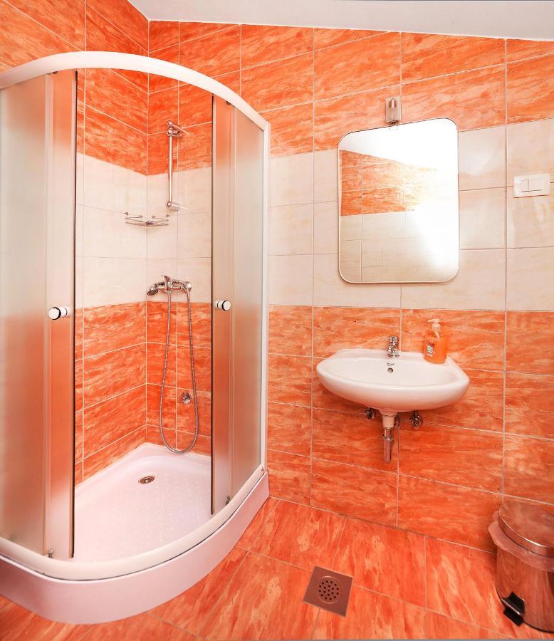 Apartments Barbara With Pool Брсеч Екстер'єр фото