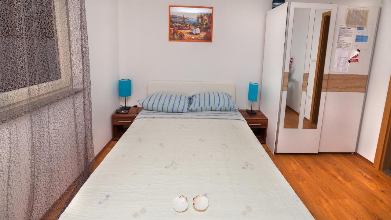 Apartments Barbara With Pool Брсеч Екстер'єр фото