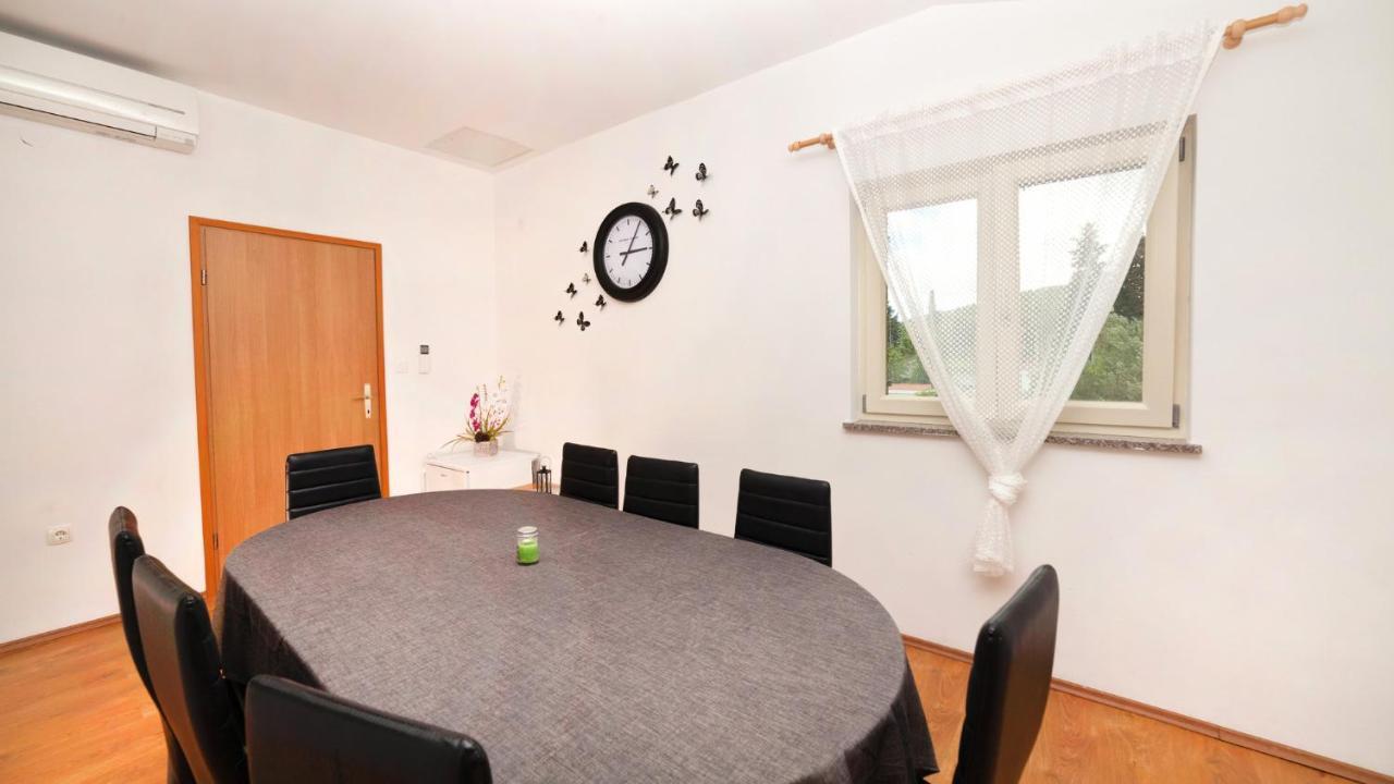 Apartments Barbara With Pool Брсеч Екстер'єр фото