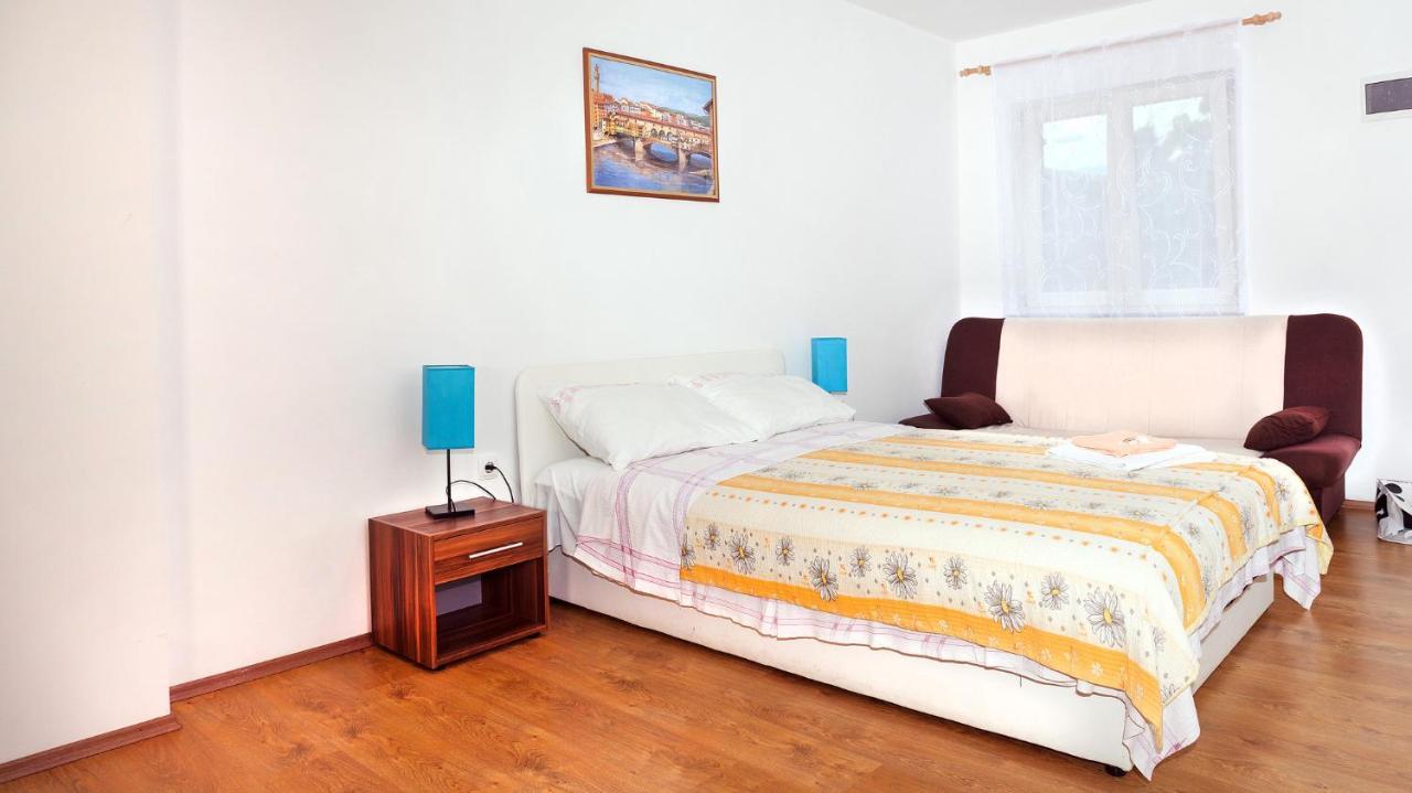 Apartments Barbara With Pool Брсеч Екстер'єр фото