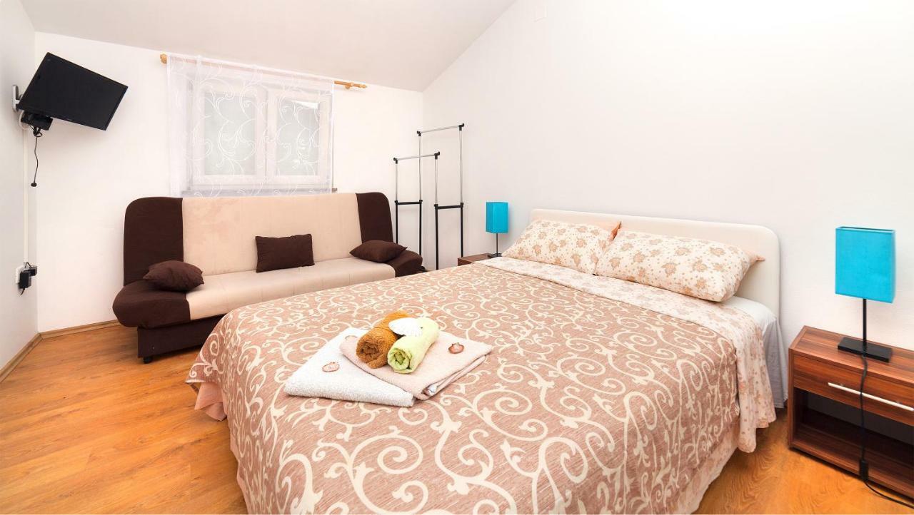 Apartments Barbara With Pool Брсеч Екстер'єр фото